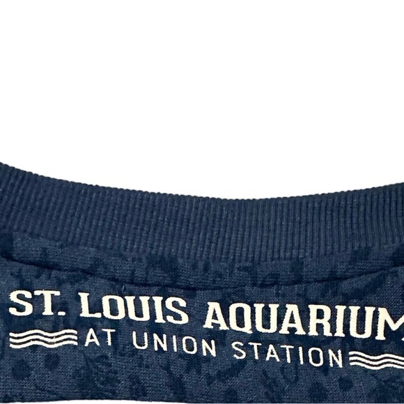 St Louis Aquarium Gray Blue Crewneck Sweatshirt 2XL Union Station Otter Shark - Picture 6 of 10